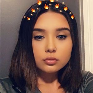 Meet your Posher, Alexis